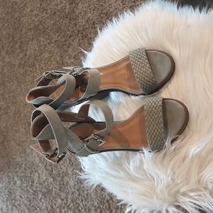 New women Qupid ankle straps sandals